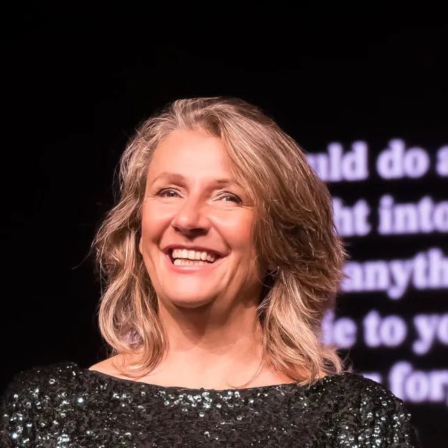 Source image — Birgit Denk lädt zum Allgesang