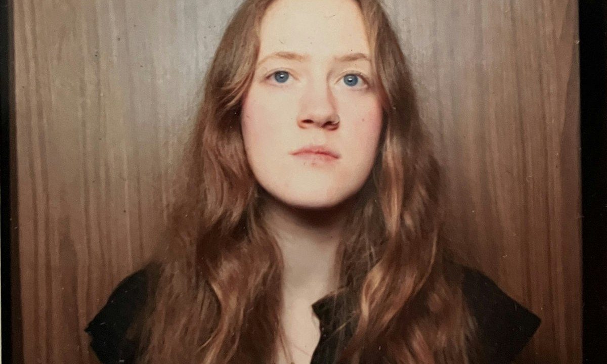 来源图片 — Sidney Gish Live + Signing