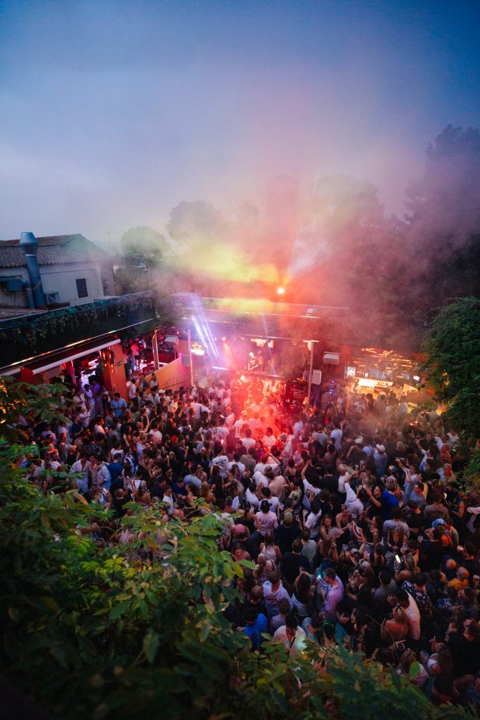 Image de la source — Closing Night 02 - Last Saturday Night