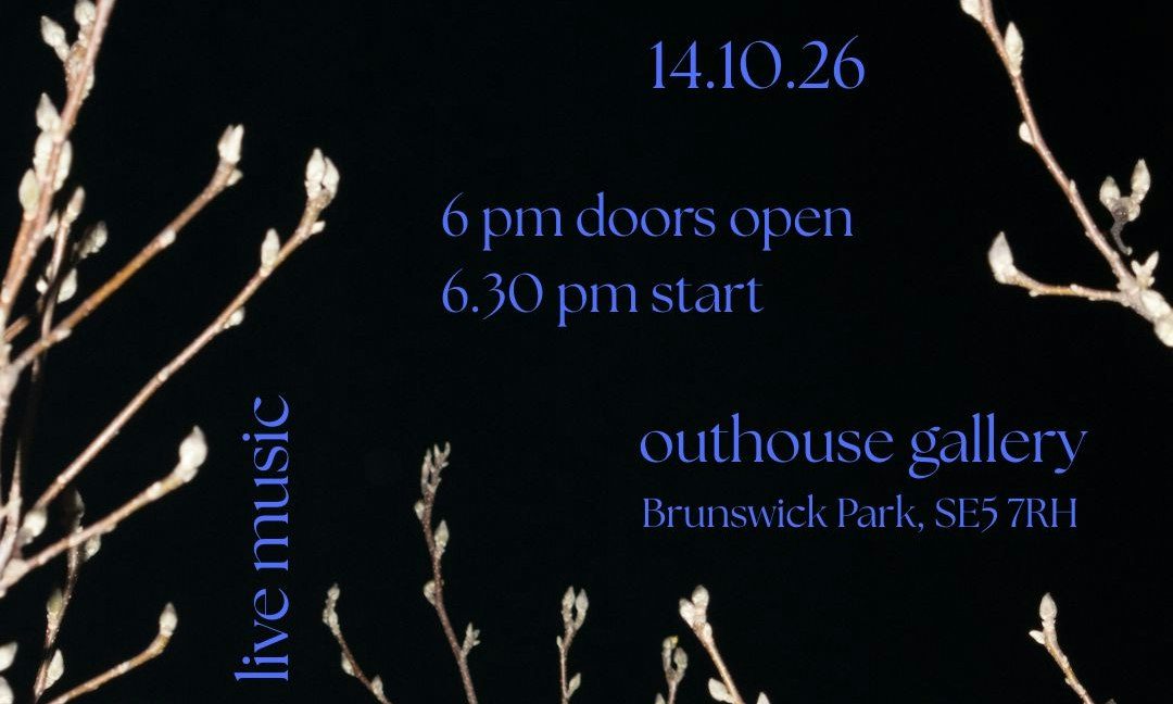 来源图片 — Intimate live music at the outhouse gallery
