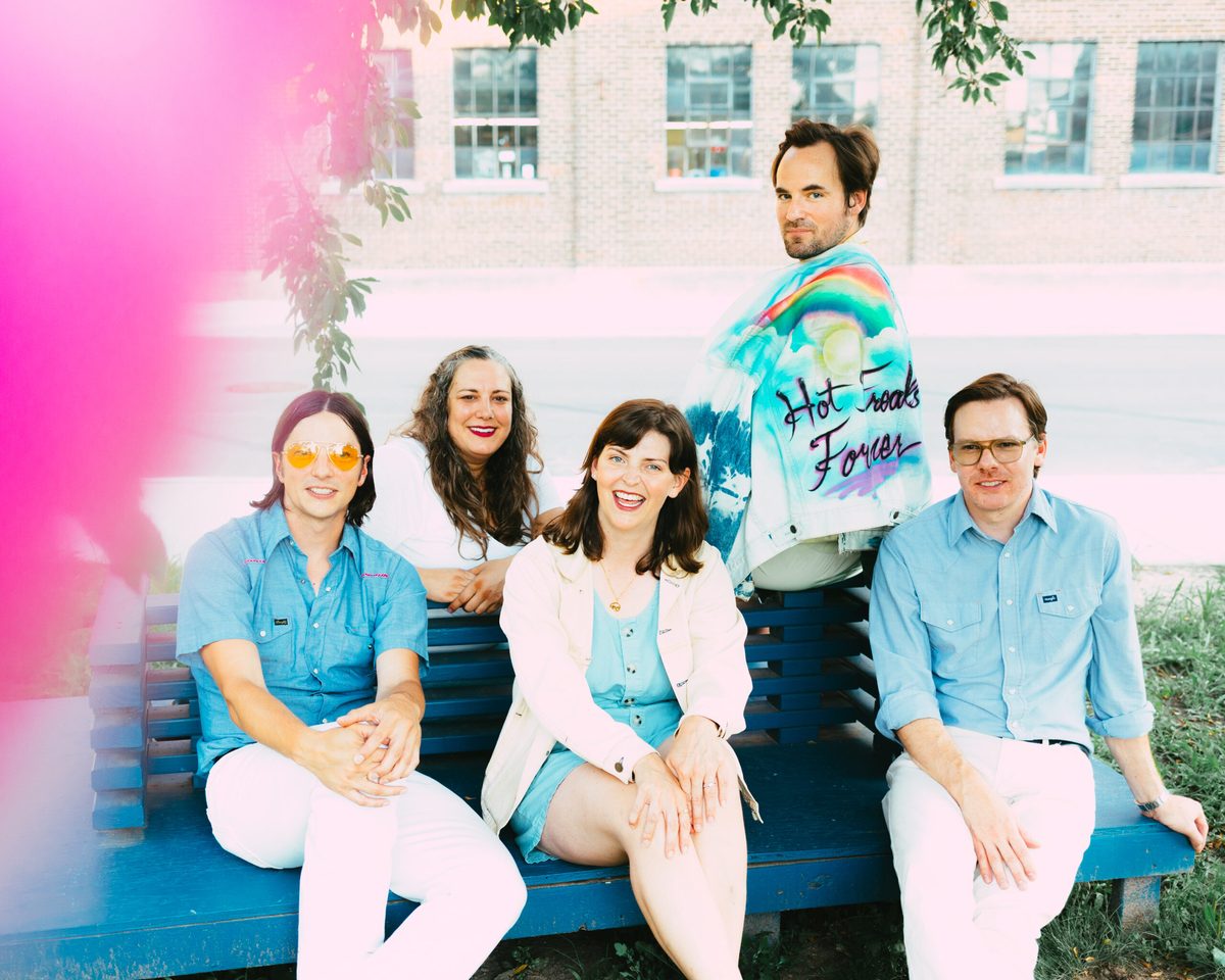 Bild der Quelle — Hot Freaks: Soft Body Tour w/ Thesaurus Rex