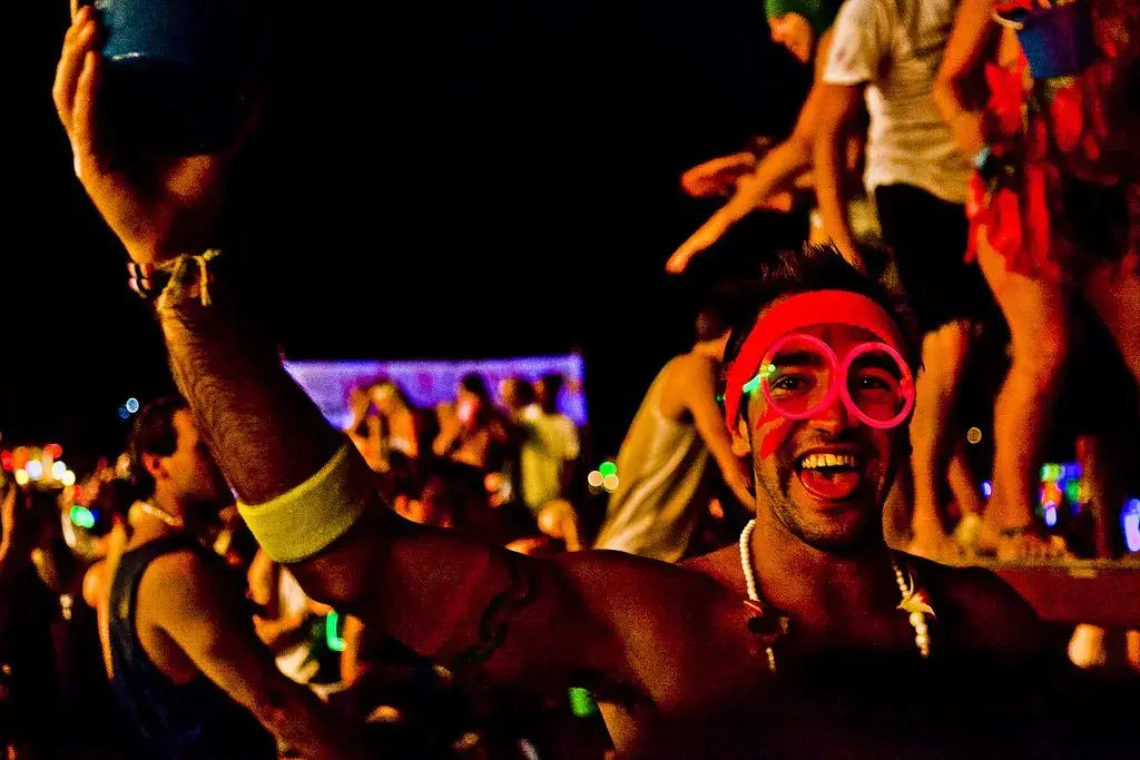 Immagine della fonte — Full Moon Party