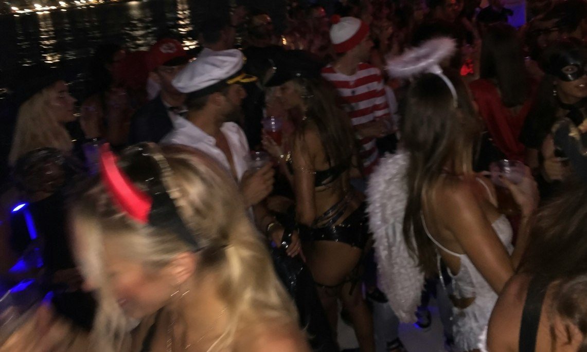 Immagine della fonte — HALLOWEEN BOAT PARTY