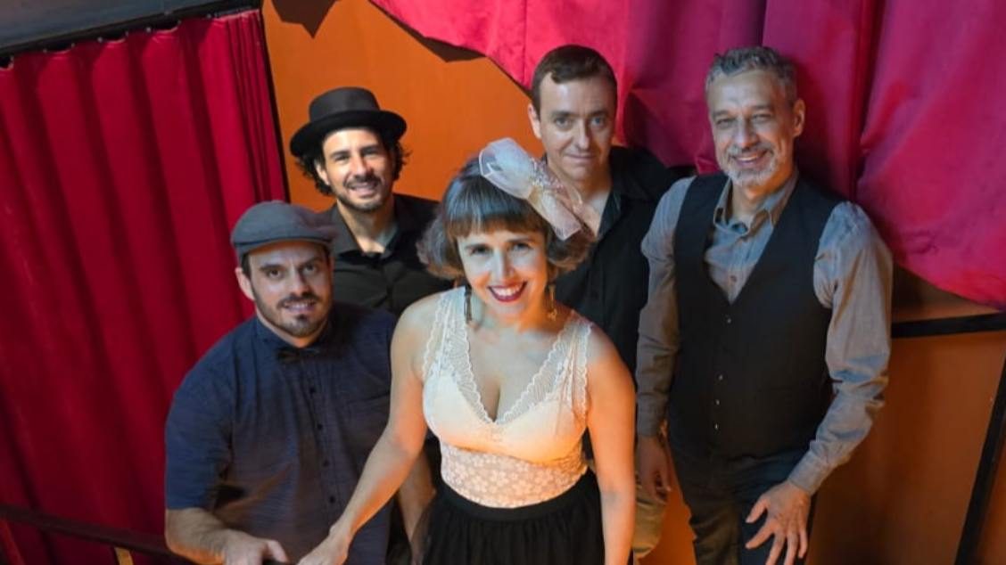 Imagem da fonte — “Swing, baby, swing” Baile de vintage jazz com show da banda Swing Spots