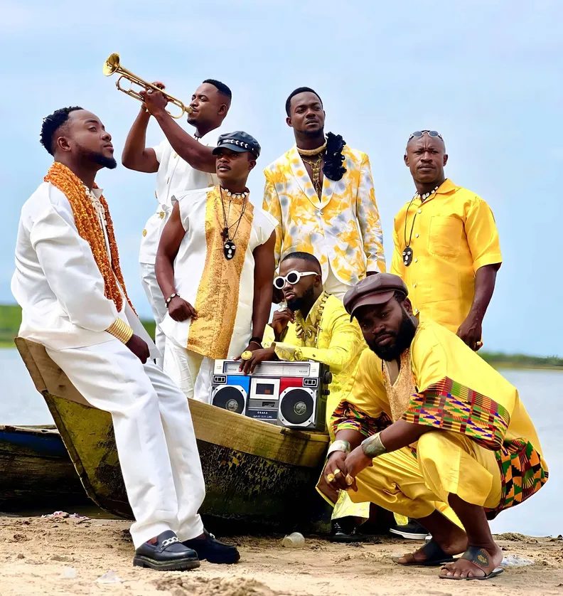 Bild der Quelle — The Berlin Afrobeat Company, Santrofi