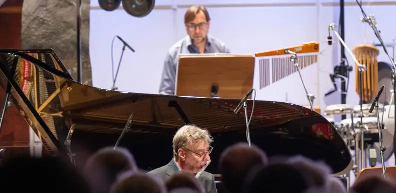 Image de la source — Crossroads #6 Music Meets Art