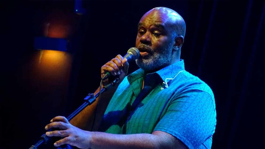 Imagem da fonte — Sábado Homenagem apresenta UM CANTO NEGRO com Eduardo Canto