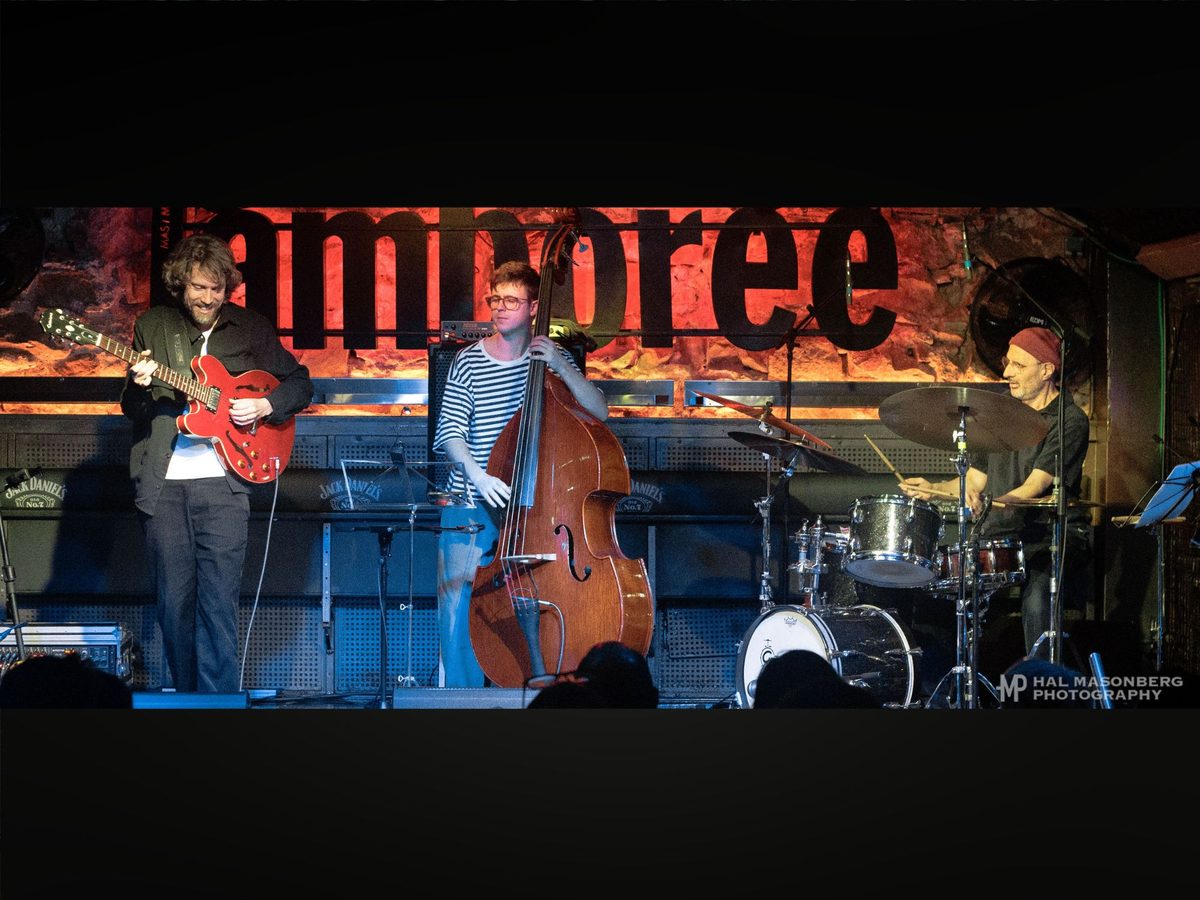 Imagem da fonte — Gustav Lundgren Trio feat Jorge Rossy