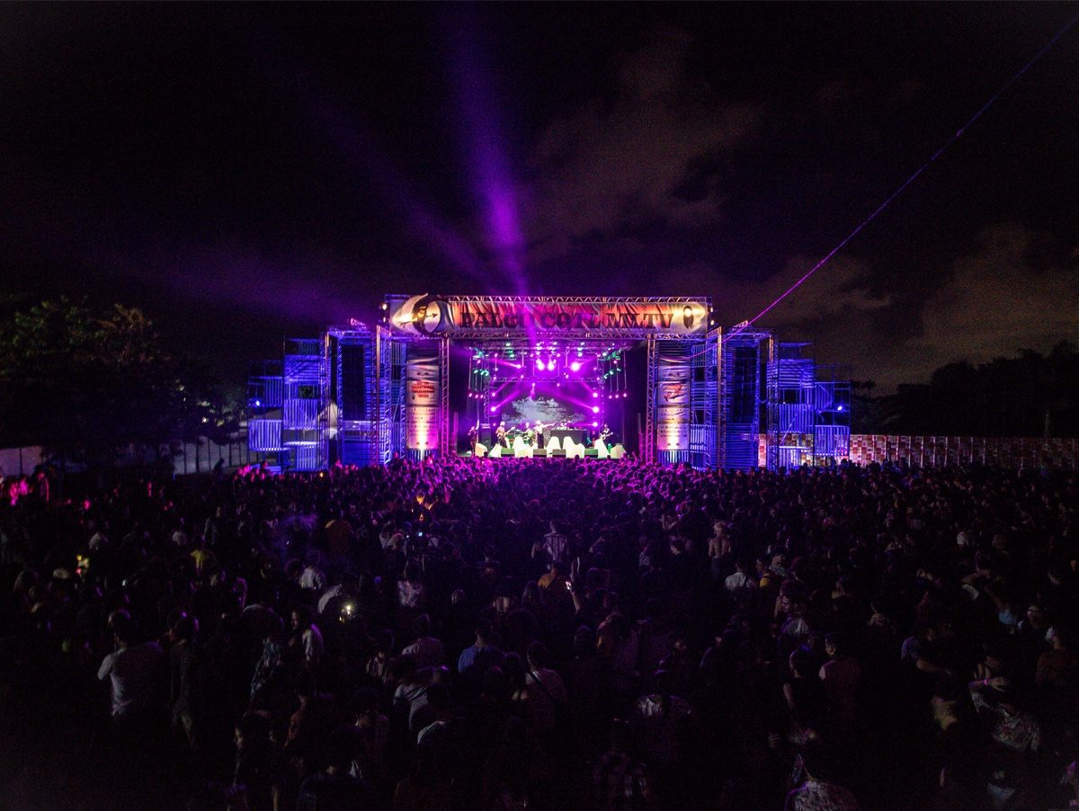 Imagem da fonte — Excursão: Festival Coquetel Molotov