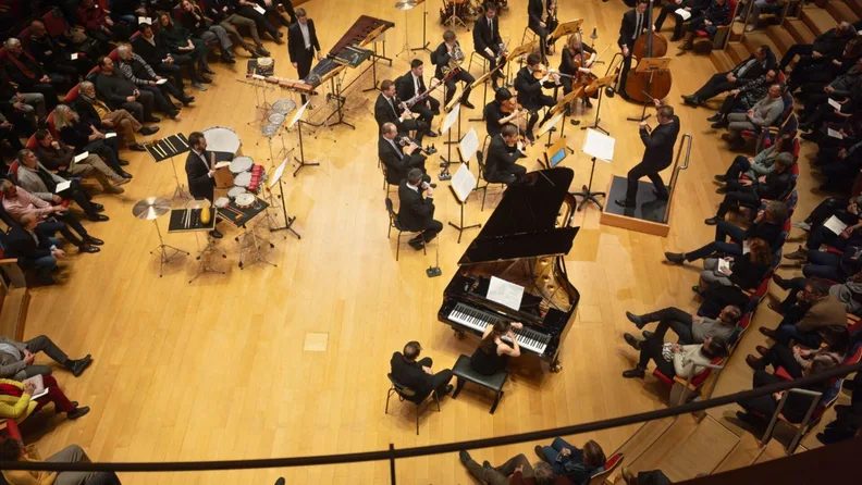 Imagem da fonte — BOULEZ ENSEMBLE & MATTHIAS PINTSCHER