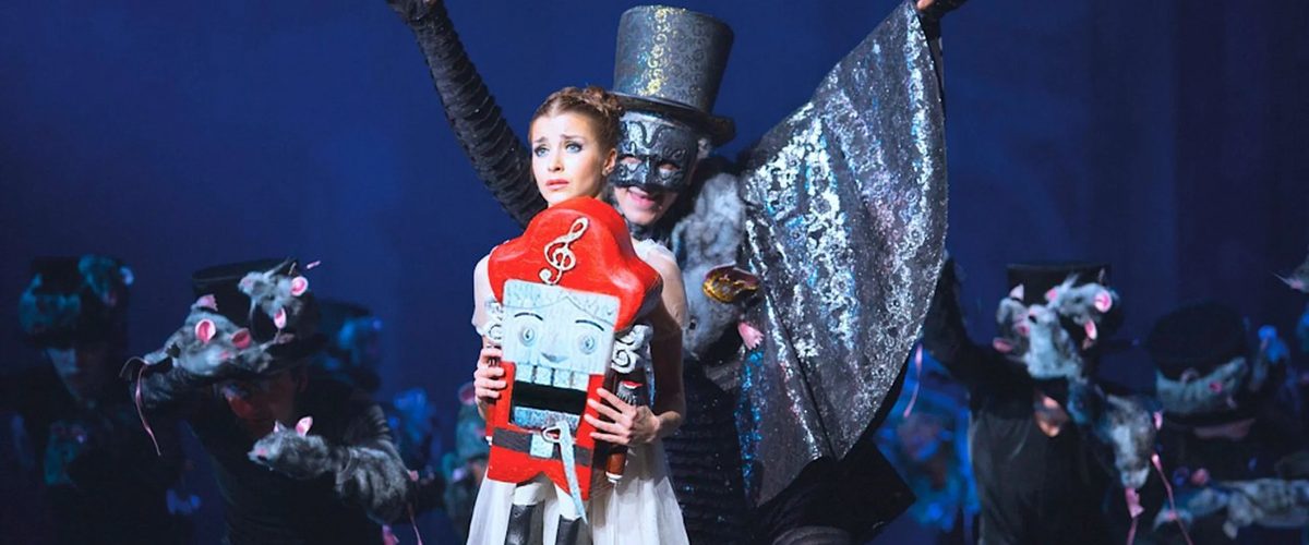来源图片 — The Nutcracker - Imperial Ballet & Live Orchestra - Music: Peter I. Tchaikovsky
