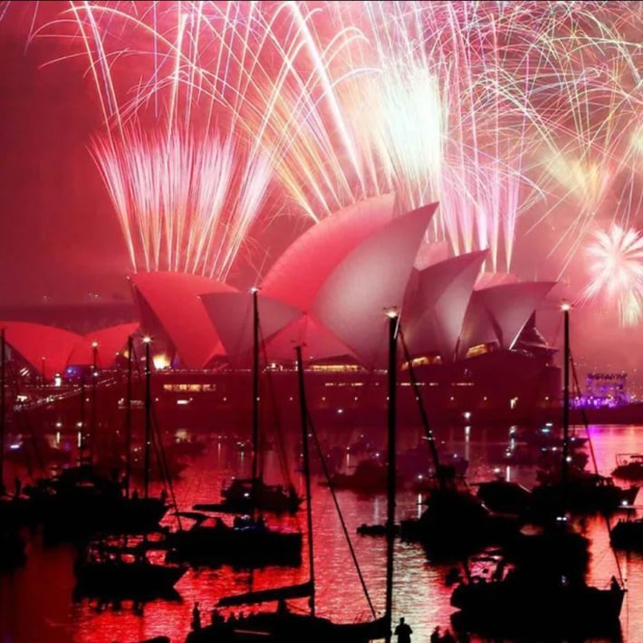 Bild der Quelle — Double Bay NYE Fireworks Cruise (9pm & Midnight)