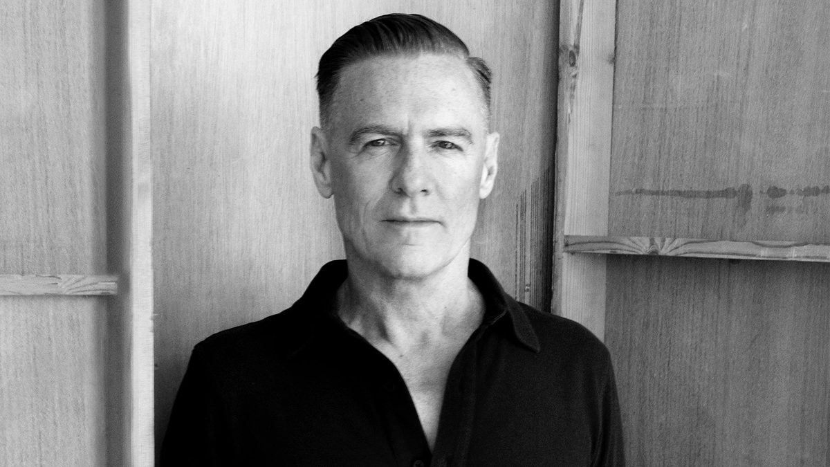 Imagem da fonte — Bryan Adams - Bare Bones Acoustic Solo Show