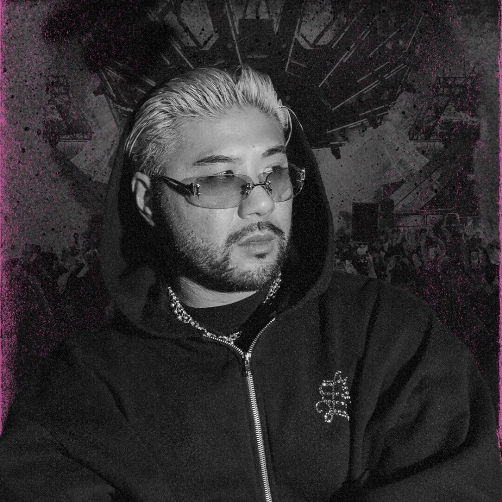 Imagem da fonte — The Pit with Wax Motif