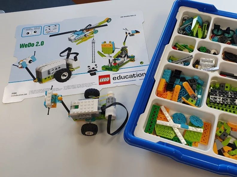 出典の画像 — Come and play: Lego Education