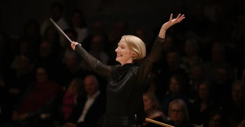출처 이미지 — Konzerthausorchester Berlin, Joana Mallwitz