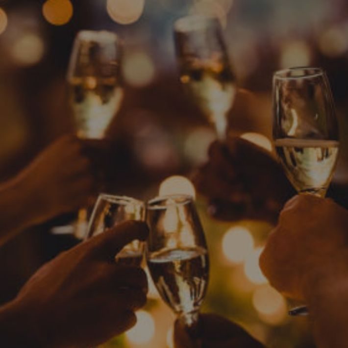 Bild der Quelle — Mac's New Year's Eve party