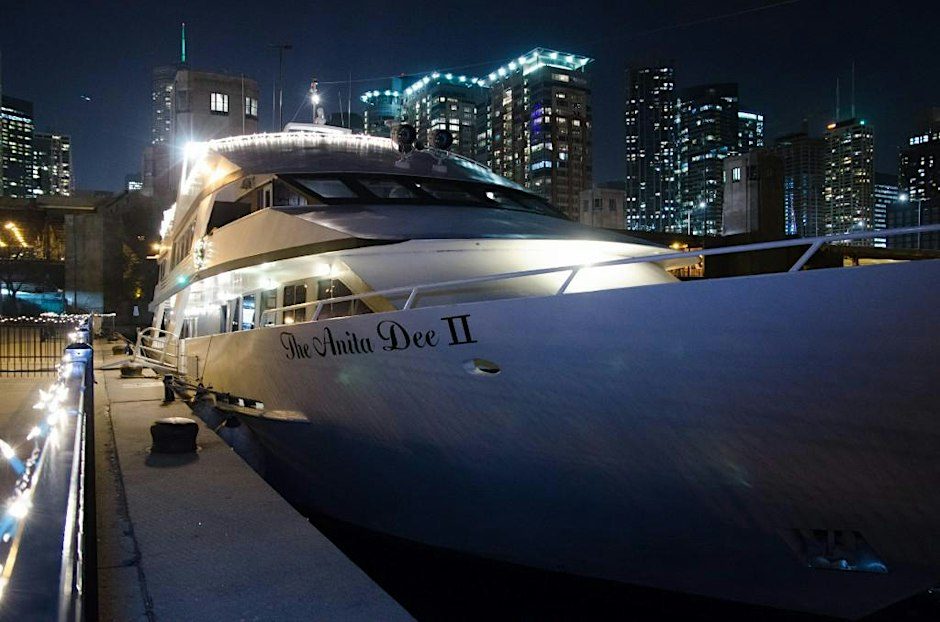출처 이미지 — R&B Boo Bash Sweetest Day Yacht Party (3 Levels) Chicago