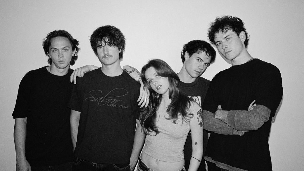 Imagem da fonte — Porch Light: Hush Tour