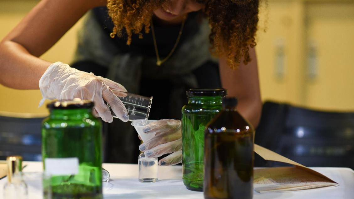 Imagem da fonte — Oficina Perfumaria botânica: natureza, memória e criação sensorial