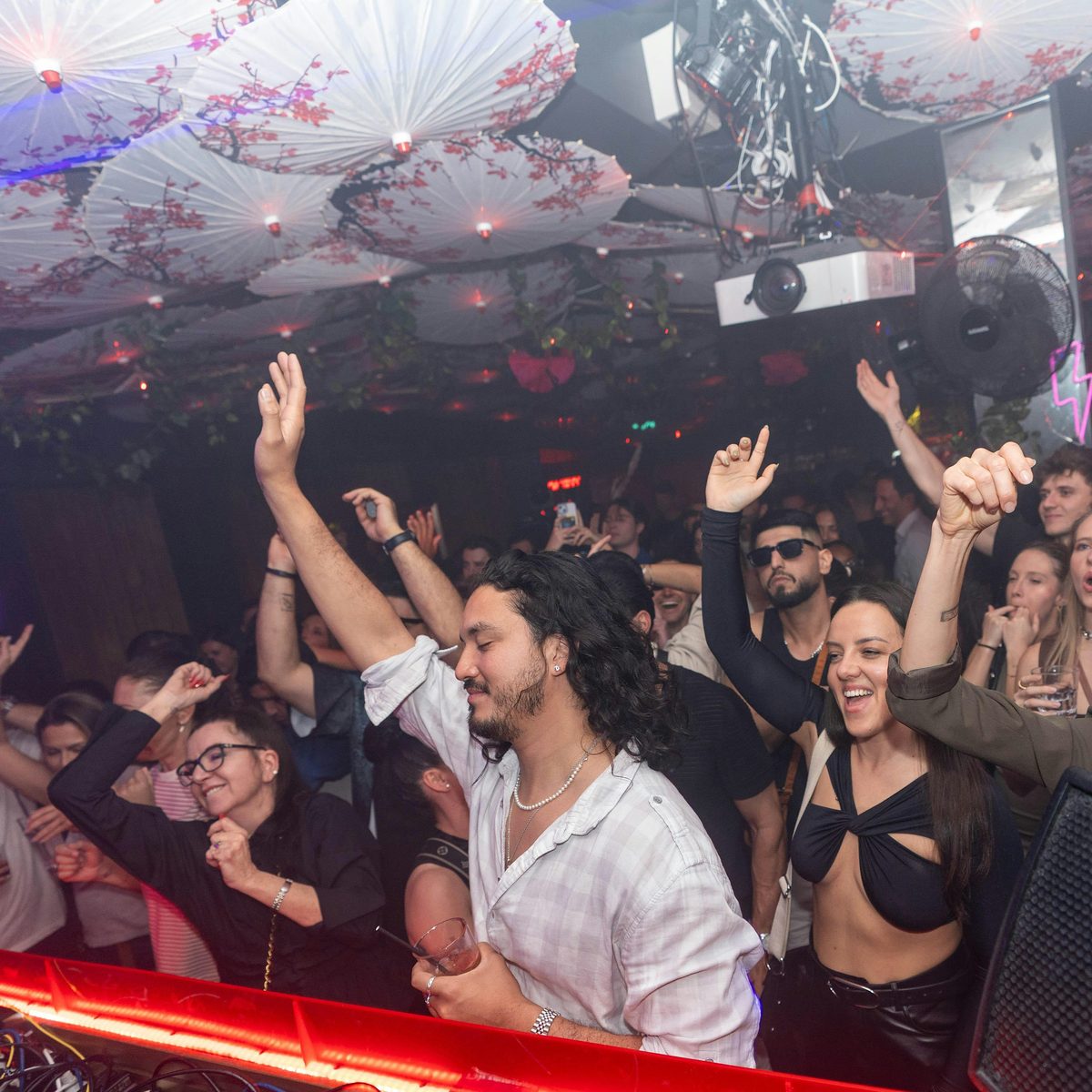 Imagem da fonte — DALE 09.10@Lucky Cat - Free entry before 11pm with ticket- 3rd Anniversary