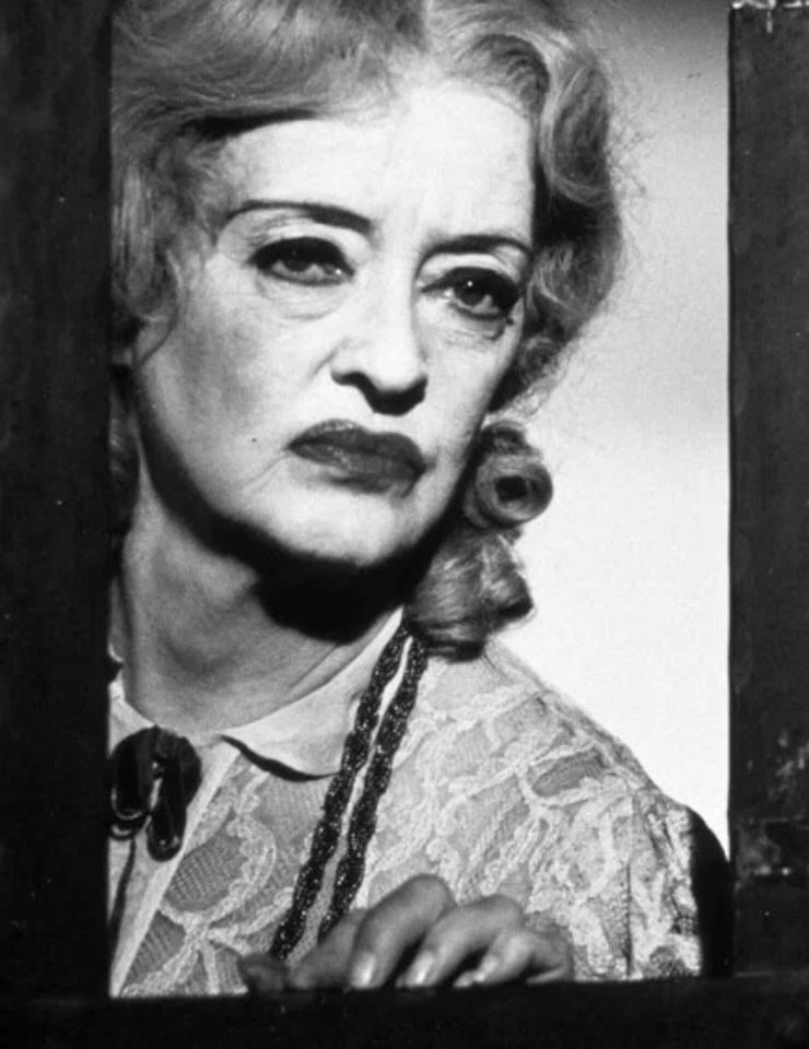 Imagem da fonte — What Ever Happened to Baby Jane? (Era Uma Vez No Passos)