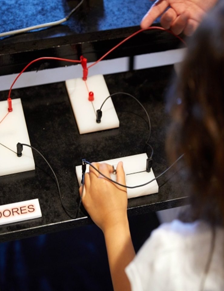 Source image — A Magia do Eletroíman / The Magic of Electromagnets