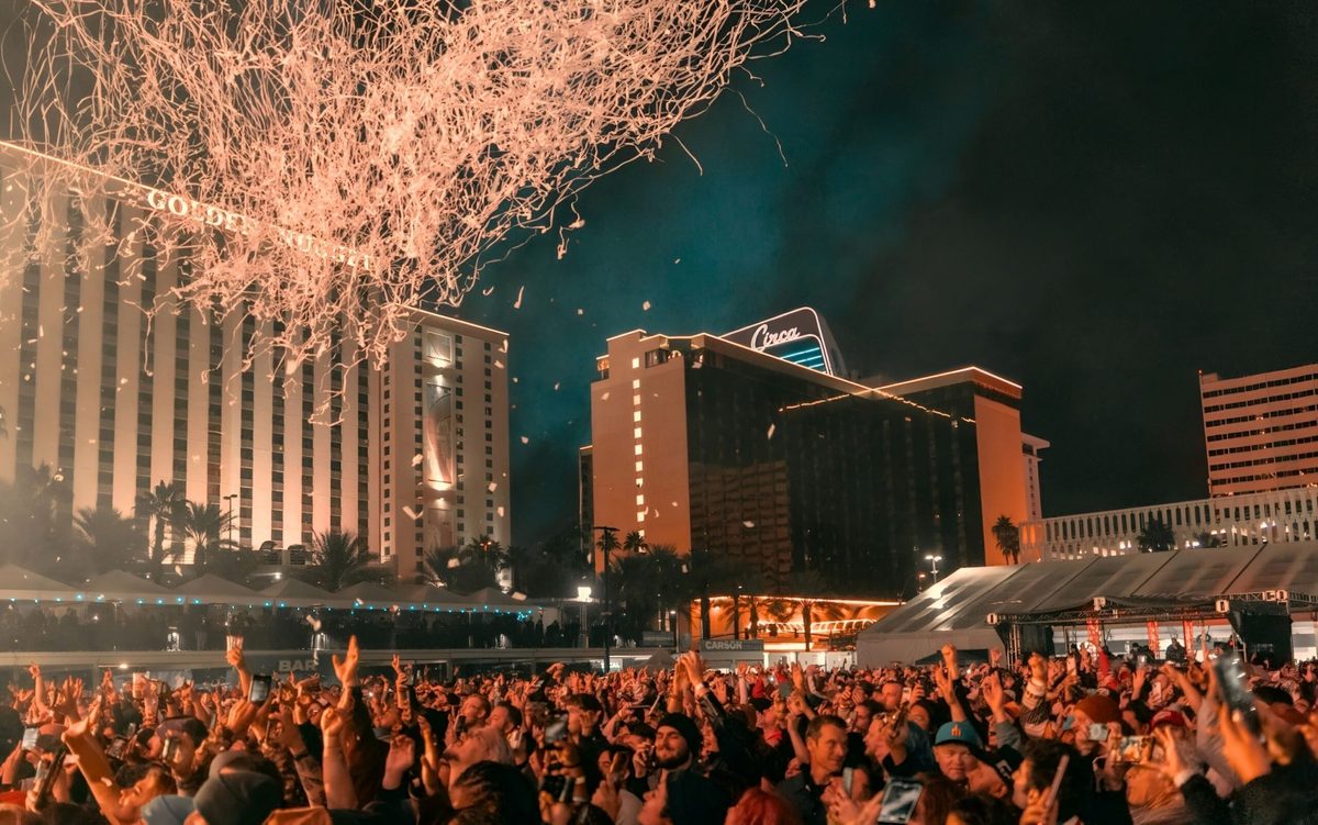 Imagem da fonte — Neon City Festival