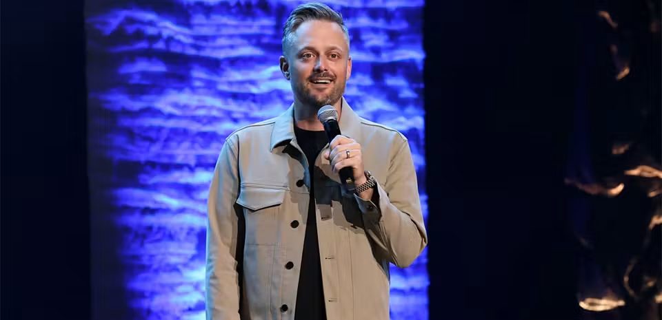 Imagem da fonte — Nate Bargatze