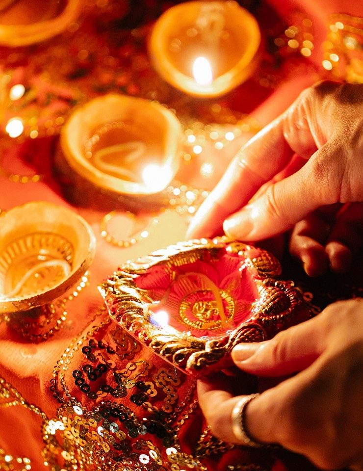 出典の画像 — VELA BOTÂNICA PARA DIWALI | OFICINA