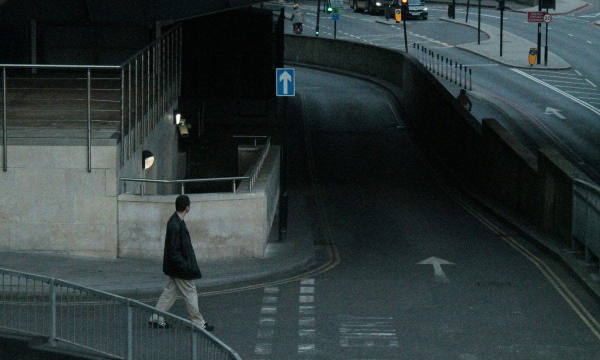 Image de la source — Idioteque + Sharkpit + Louis Gardner