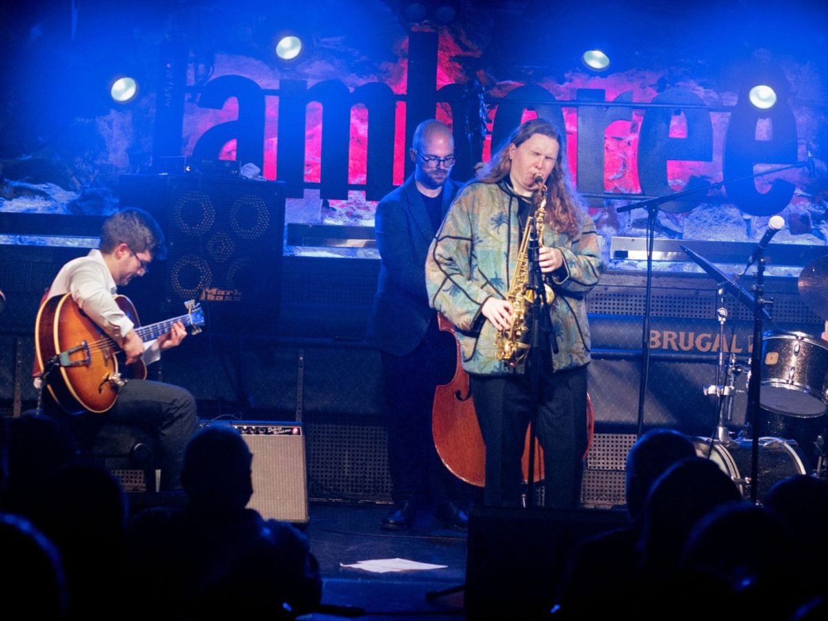 Imagem da fonte — Sarah Hanahan & Joan Fort Quartet