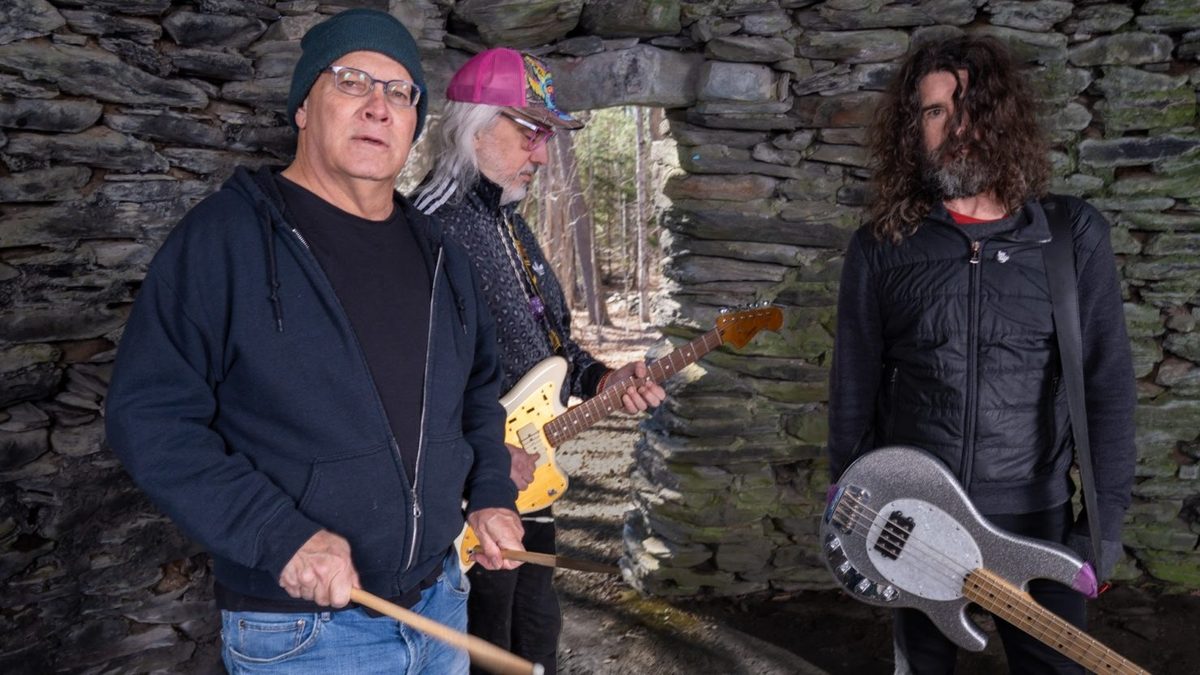 Imagem da fonte — Dinosaur Jr. + Starcrawler