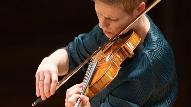 出典の画像 — ISABELLE FAUST