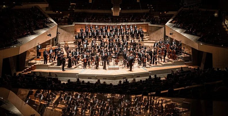 Imagem da fonte — Biennale “Signs & Wonders”. Vladimir Jurowski and the Rundfunk-Sinfonieorchester Berlin