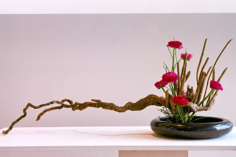 Imagen de la fuente — Ikebana – The Art of Flower Arrangement