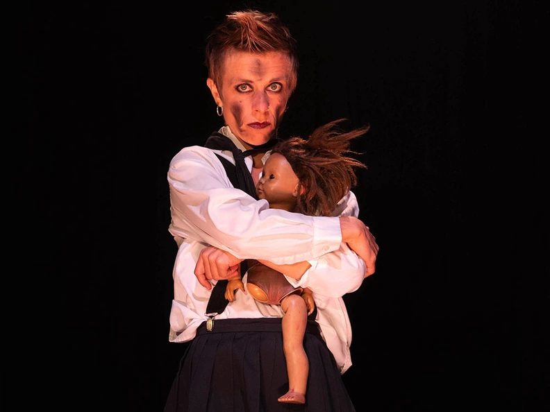 출처 이미지 — Snow White | Frau Holle (school performance)