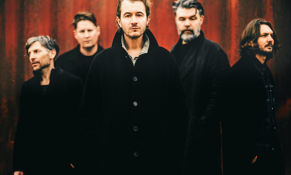 来源图片 — Editors: 'Surface, Echo and Sound' Acoustic + Signing