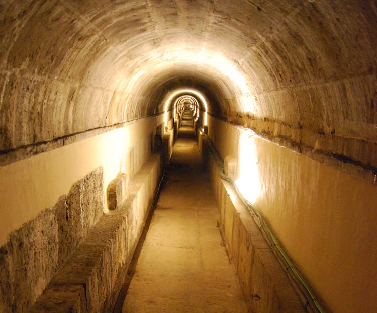 Imagem da fonte — Visitas à Galeria Subterrânea do Loreto