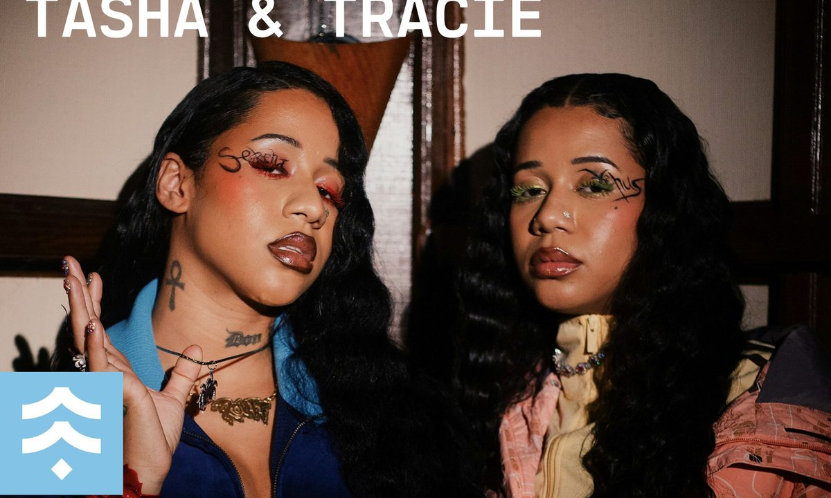 Imagem da fonte — SUPER: TASHA & TRACIE