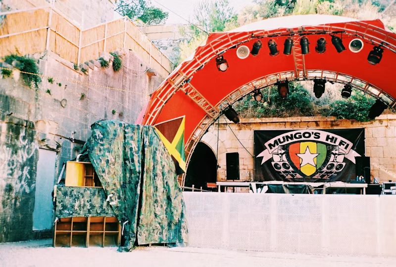 Imagem da fonte — Mungo’s HiFi (Daytime Session)