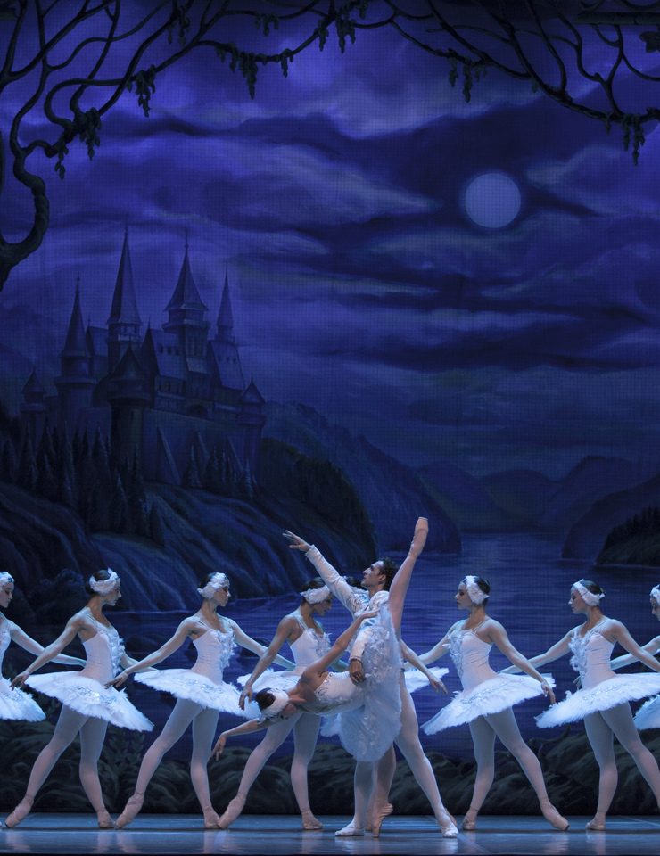 出典の画像 — O LAGO DOS CISNES - IMPERIAL HERITAGE BALLET