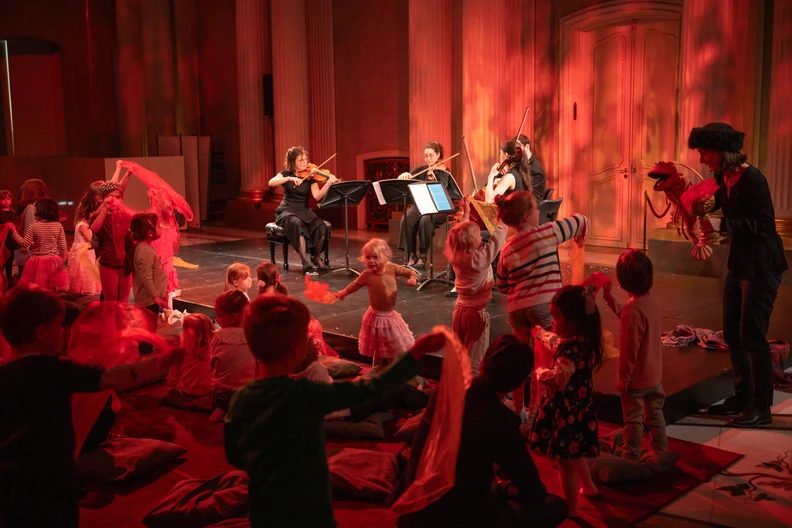 Imagem da fonte — Children's Concert III