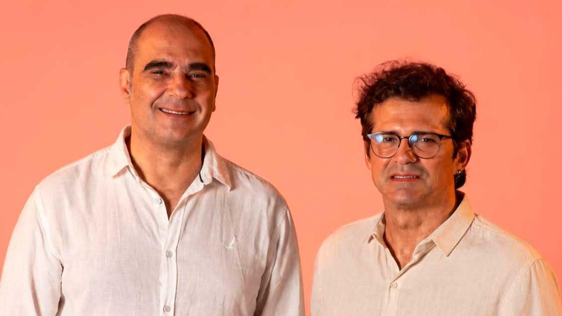 Imagem da fonte — Sarau da Av Rio Duo Ruyseñor Roger Burmester e Leandro Mendes apresenta SONS PEREGRINOS