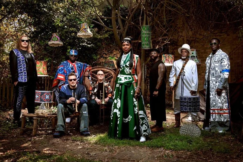 Bild der Quelle — Ibibio Sound Machine