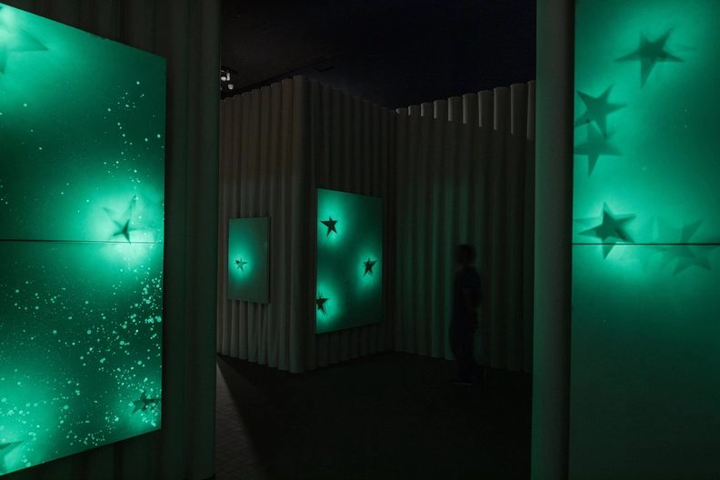 출처 이미지 — Tour: Inside the Exhibitions