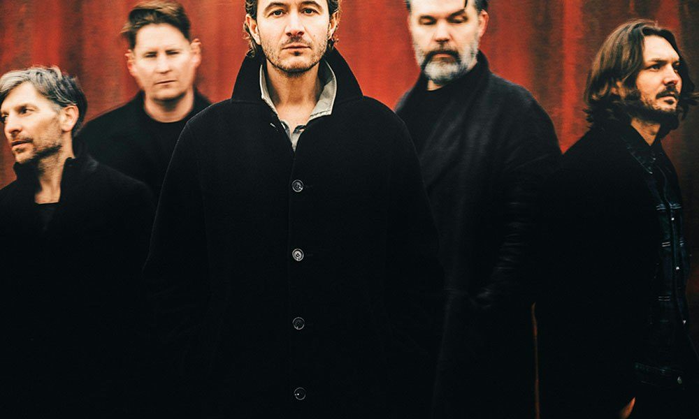 出典の画像 — Editors: 'Surface, Echo and Sound' Acoustic + Signing