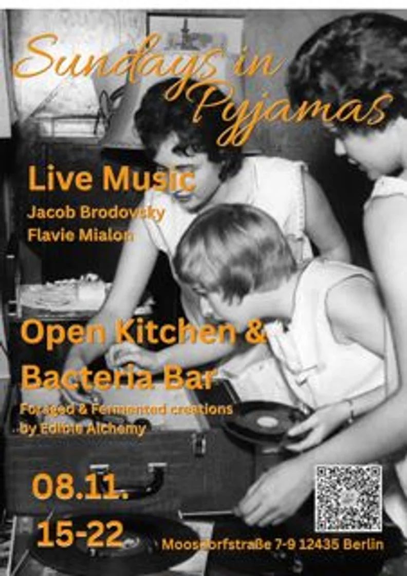 Imagem da fonte — Sundays in Pyjamas 5.0