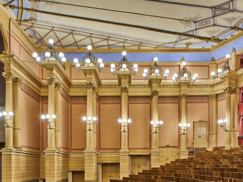 Bild der Quelle — Bayreuther Festspiele (Festival de Bayreuth) — Bayreuth 2027 – Lohengrin, Parsifal, Tannhäuser, Die Meistersinger von Nürnberg e Festspiel Open Air (150 anos do festival)