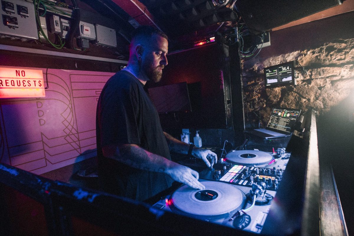 Imagem da fonte — Wednesday Night: DJ Stile